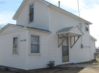 551 W 3rd St, Fremont, NE 68025