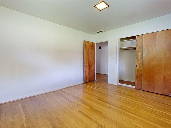 5th image of 1516 Westwood Blvd
