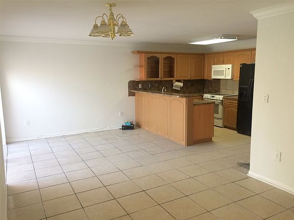 5th image of 1221 SW 136th Pl