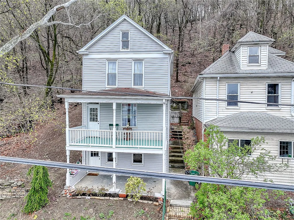 370 Beaver St photo 1
