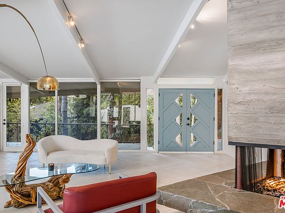 2nd image of 3027 Franklin Canyon Dr