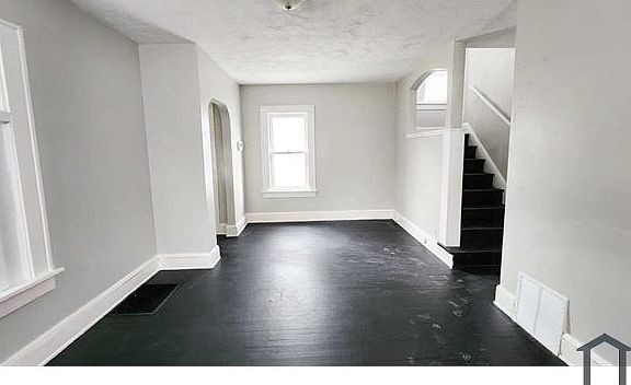5th image of 4305 E 119th St
