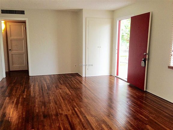 5th image of 1129 Westwood Dr