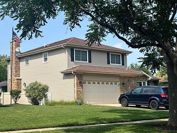 3rd image of 229 Gingerbrook Ln