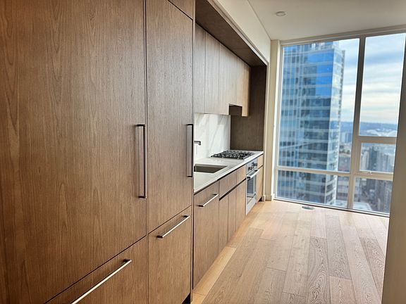 2nd image of 121 Stewart St #1805