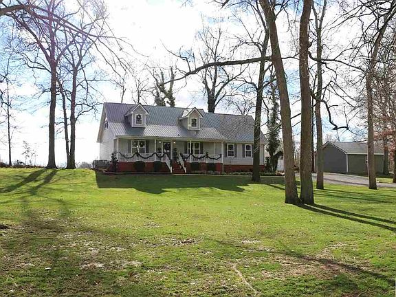 2nd image of 239 W Grove Dr