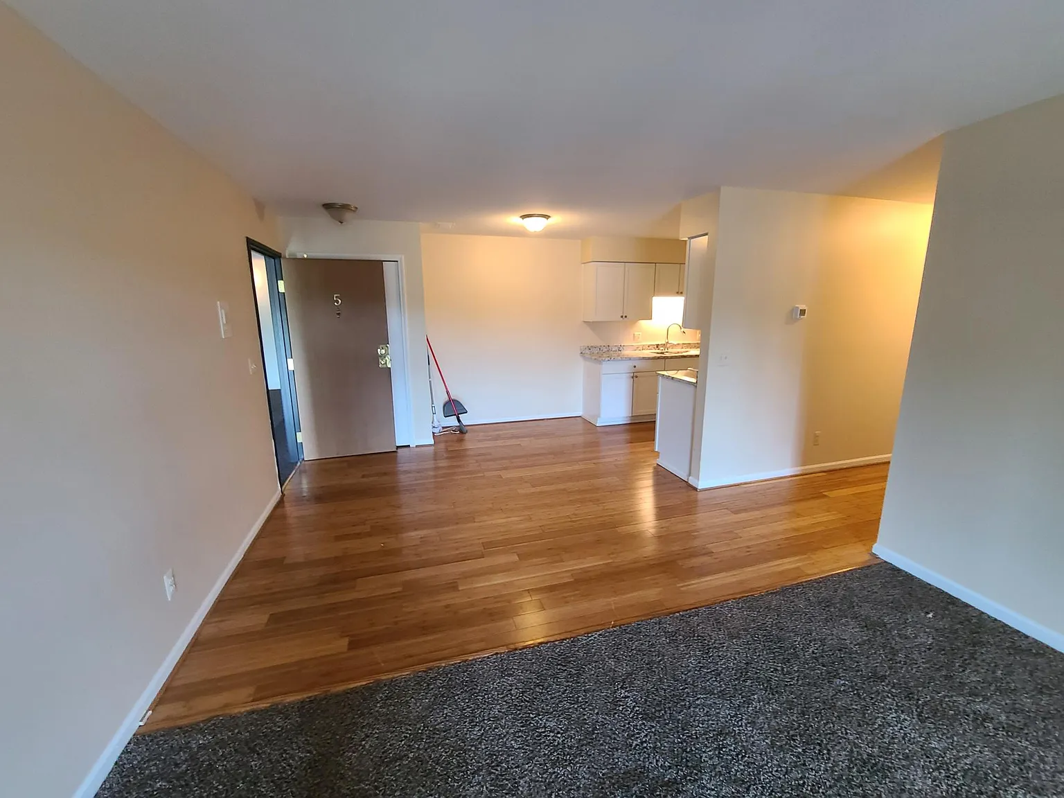 2 bed, 900 sqft, $1,200 — Photo 4