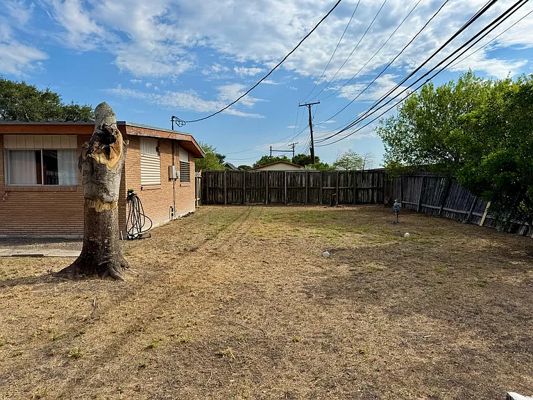 1305 Aswan Dr — Photo 21