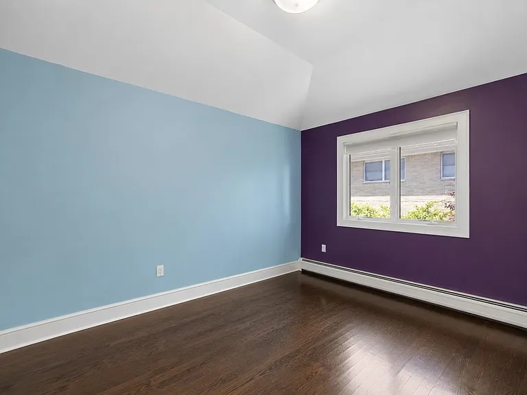 1627 John St #A — Photo 12