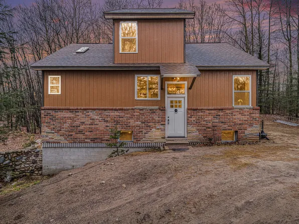 6161 Bennett Rd, Hubbard Lake, MI 49747