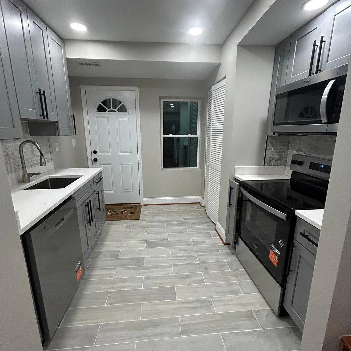 3 bed, 2.0 bath, 1120 sqft, $5,500 — Photo 3