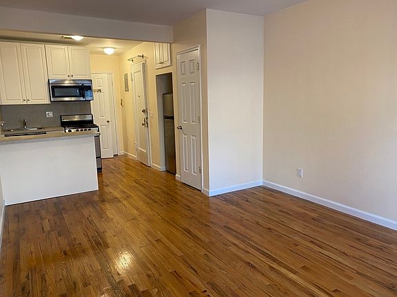 3rd image of 811 9th Ave #2CC