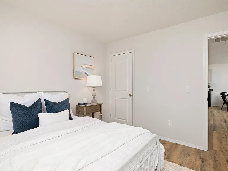 723 W Melody Ln — Photo 5
