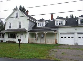 28 Pleasant St, Moose River, ME 04945