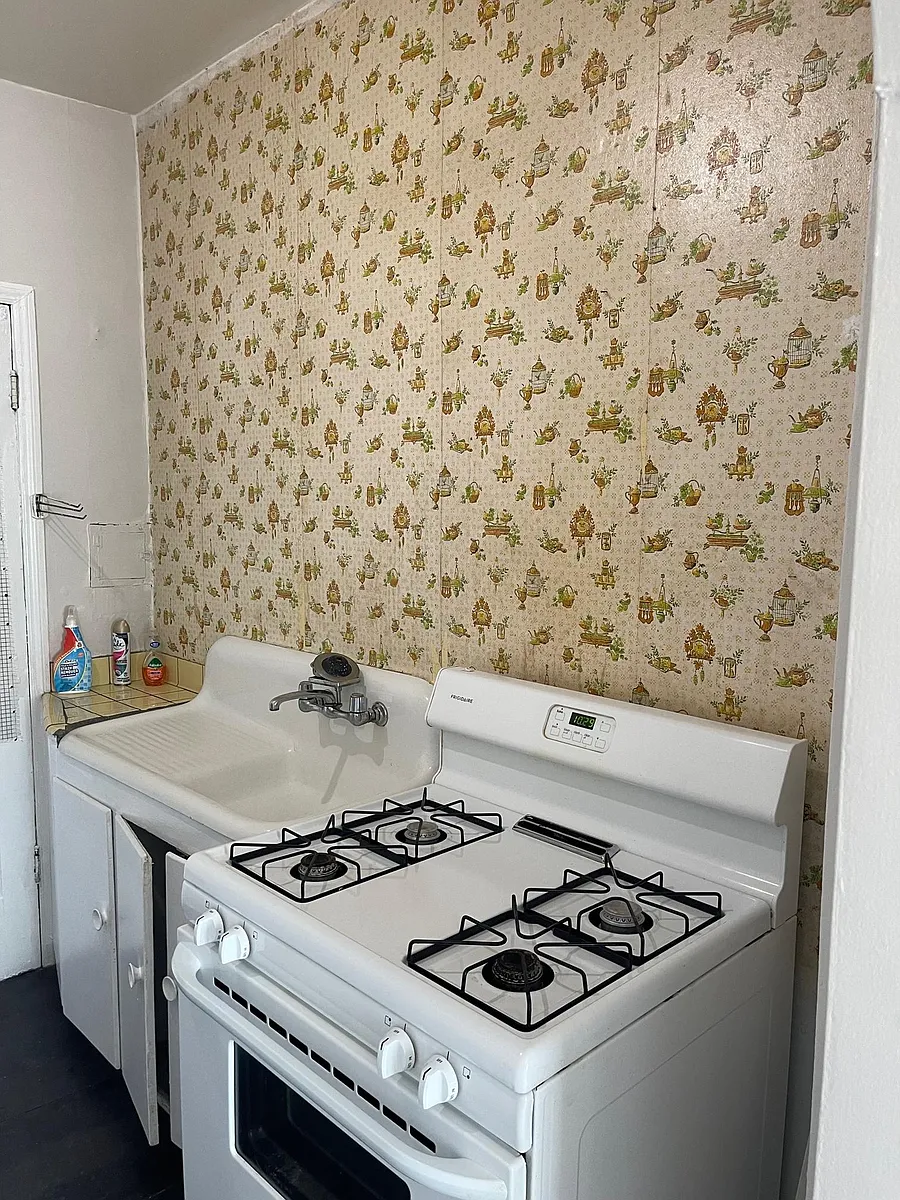 Building Photo - 5424 Porter St #1R