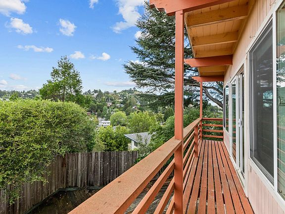 5th image of 321 Laurel Way