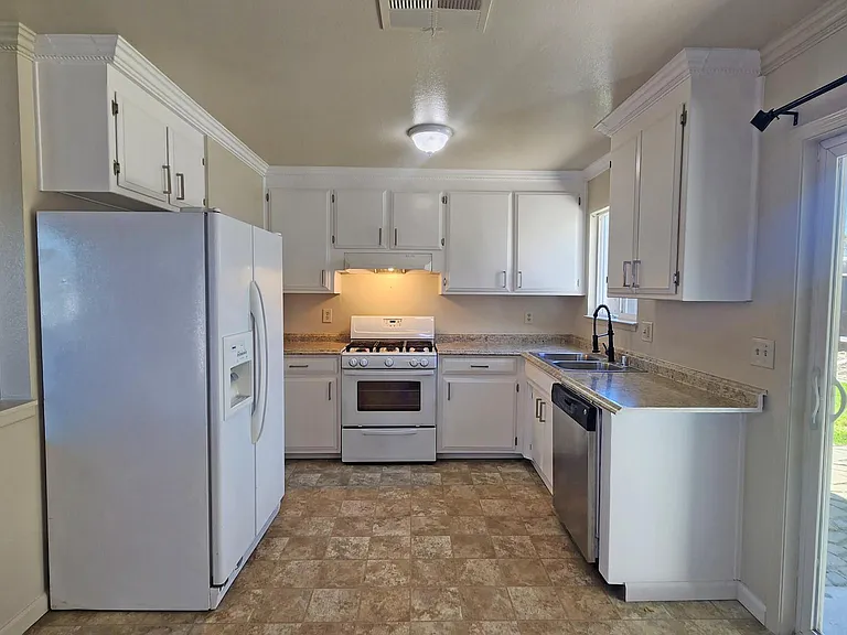 6013 Brett Dr — Photo 12