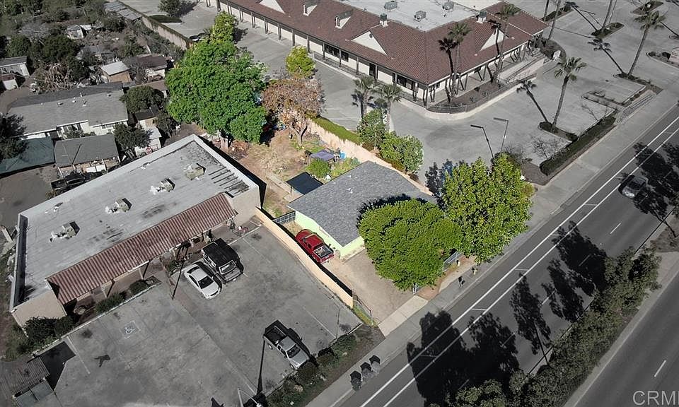 1st image of 1218 N Santa Fe Ave