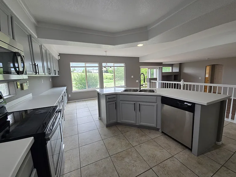 5058 Ashbrook Cir — Photo 8