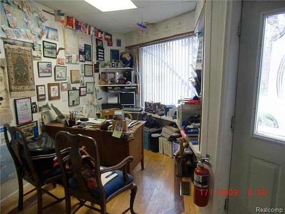 4th image of 25648 E Huron River Dr