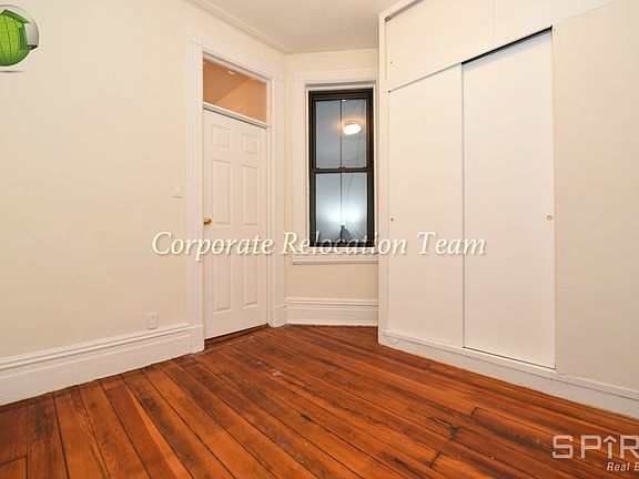 4th image of 268 W 12th St #W4