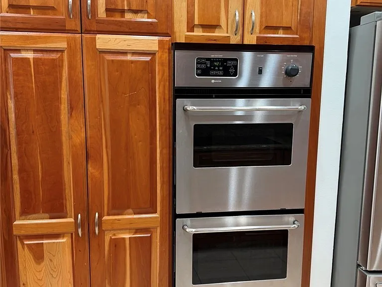 4807 Woodley Ave — Photo 4
