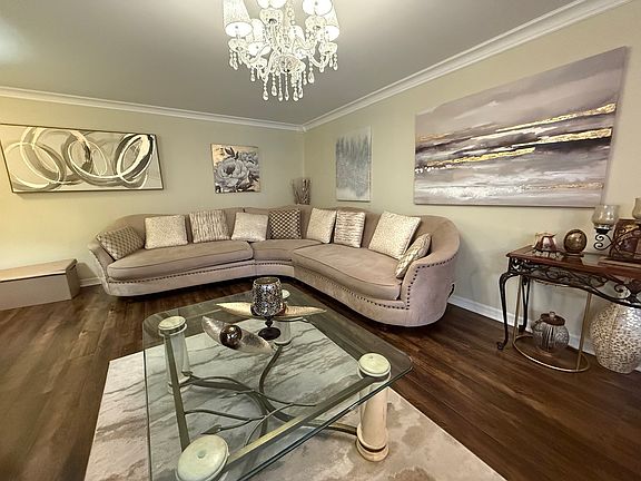 5th image of 460 Raintree Ct Unit 2G