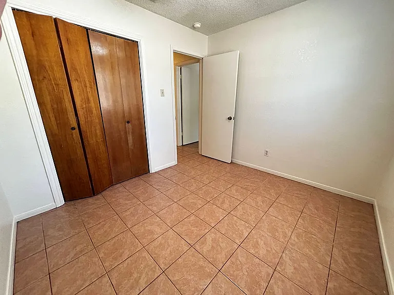 215 Bridle Dr — Photo 15