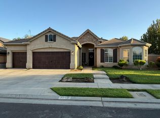 3208 Powers Ave, Clovis, CA 93619