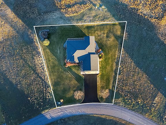 2nd image of 34226 Stone Wall Dr