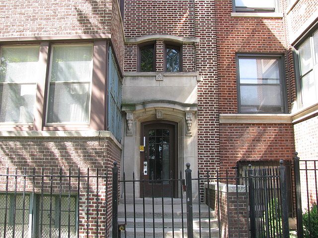 1st image of 5612 S King Dr APT 3B