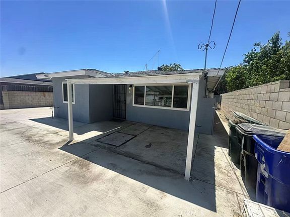 4th image of 8932 Redwood Ave