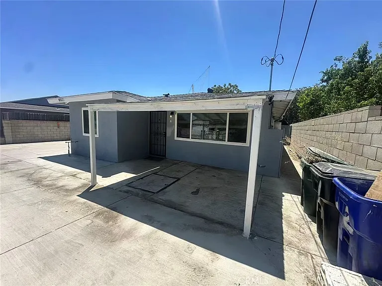 8932 Redwood Ave — Photo 4