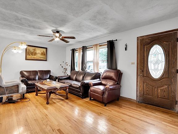 4th image of 8949 Olympic Dr