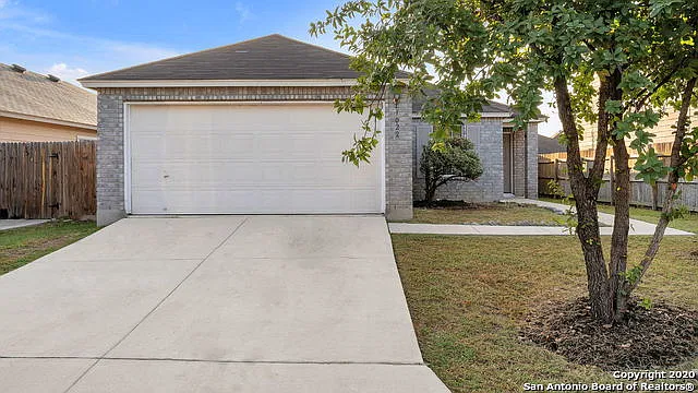 4 bed, 2.0 bath, 1526 sqft, $1,700 — Photo 2