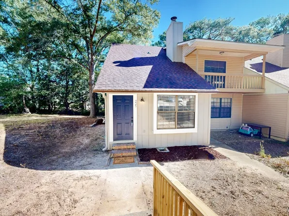 225 Weeks Dr, Enterprise, AL 36330