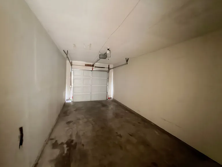 405 Parkhill Cv — Photo 27