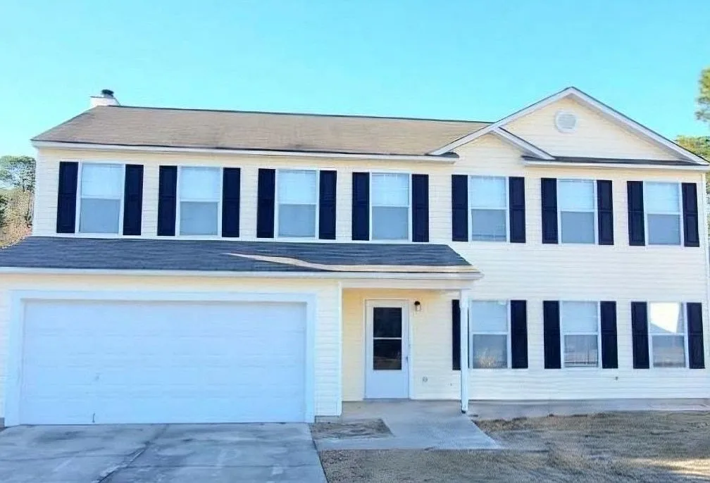 6 bed, 2.5 bath, 2230 sqft, $2,495 — Photo 1