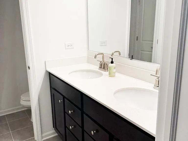 715 Alberta Ave — Photo 16