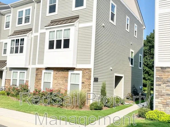 2000 Laycock Ln, Suffolk, VA