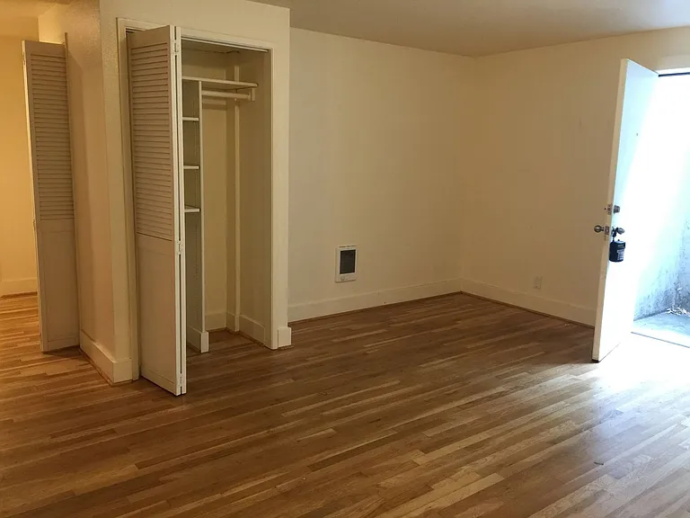 426 NE 75th Ave — Photo 14
