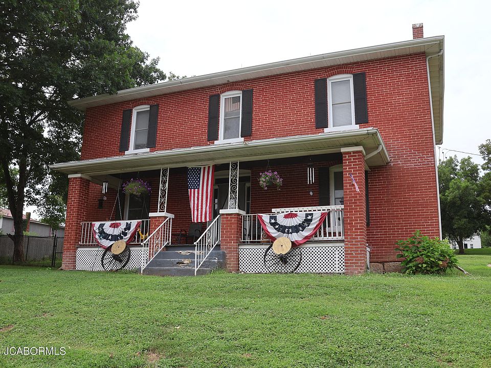 1st image of 2820 Main St
