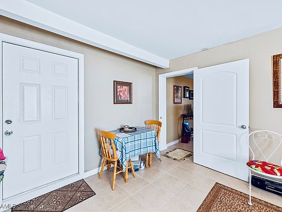 4th image of 217 Crescent Lake Dr
