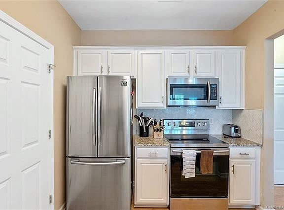 5th image of 3260 Margellina Dr