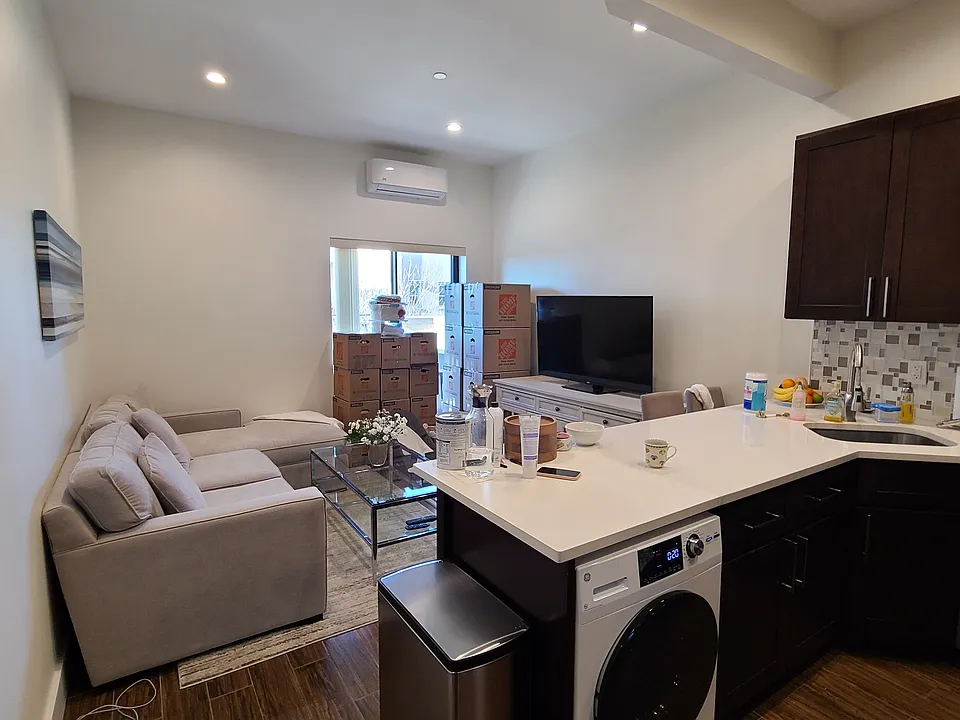 31-16 38th St #4B
