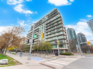 650 Queens Quay W #909, Toronto, ON M5V3N2