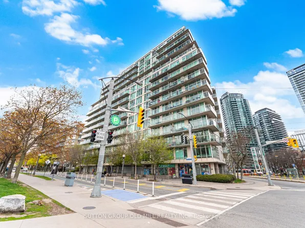 650 Queens Quay W #909, Toronto, ON M5V 3N2