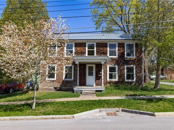 27 Burr St, Cazenovia, NY 13035