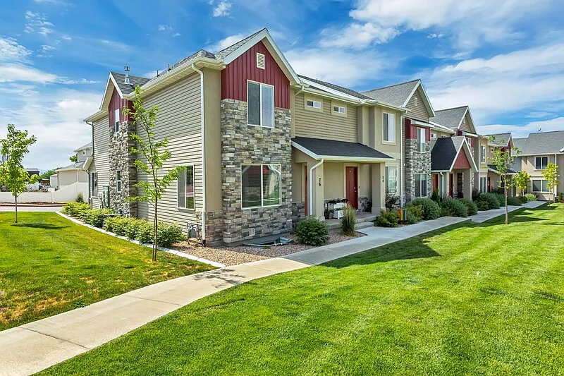 Building Photo - 76 W 400 S