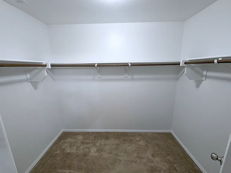 704 Rivers Creek Ln — Photo 23